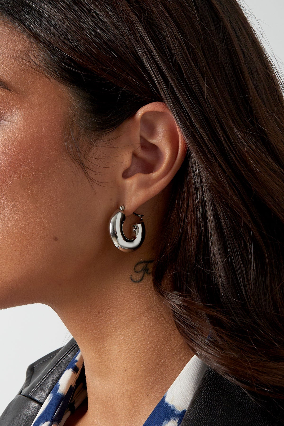 THICK ROUND OORBELLEN ZILVER