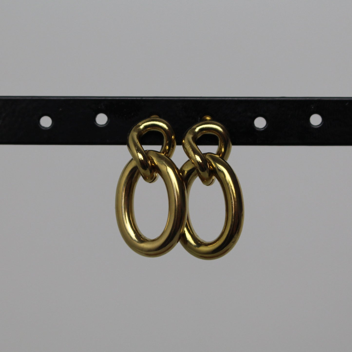 SCHAKEL OORBELLEN GOUD