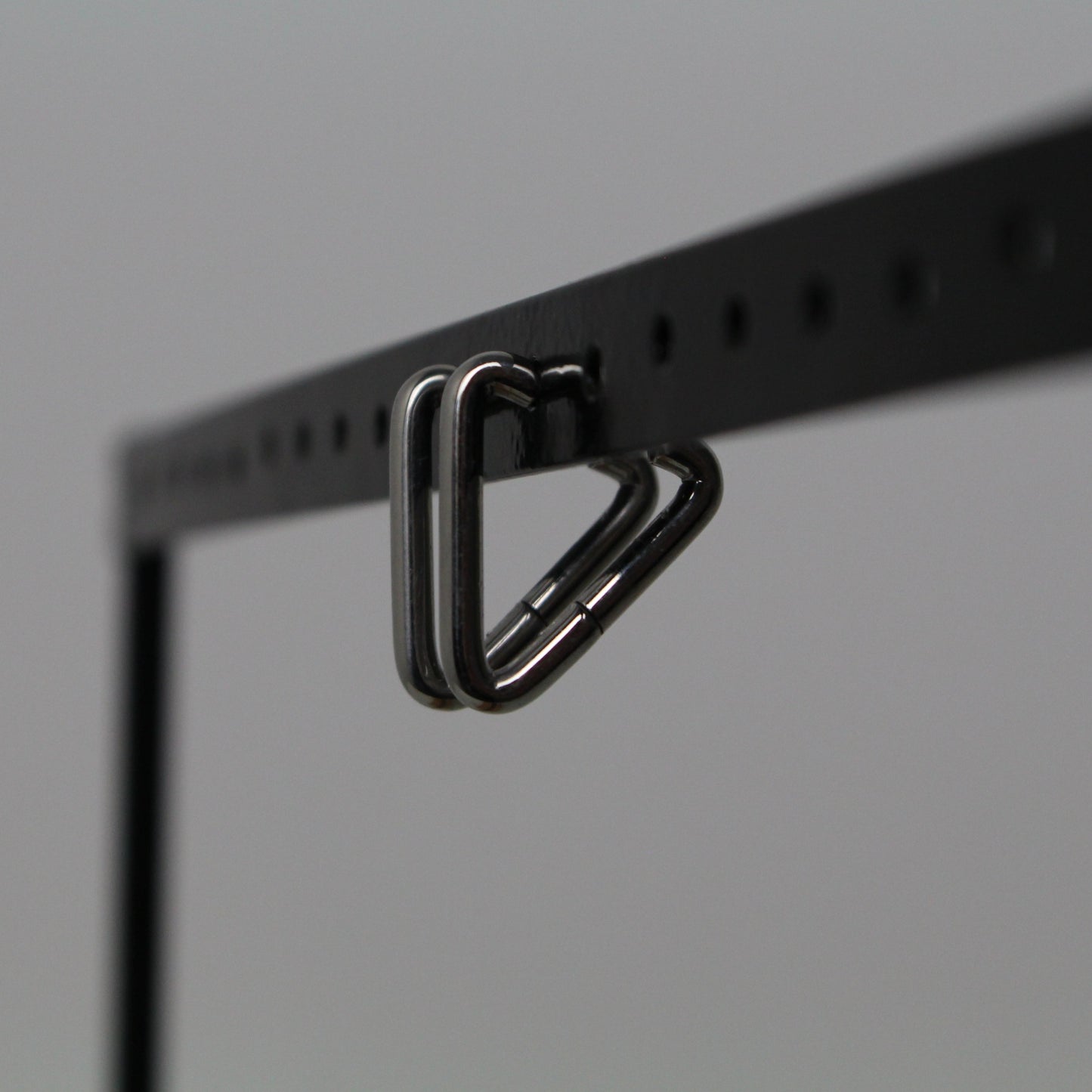 TRIANGLE EARRINGS SILVER